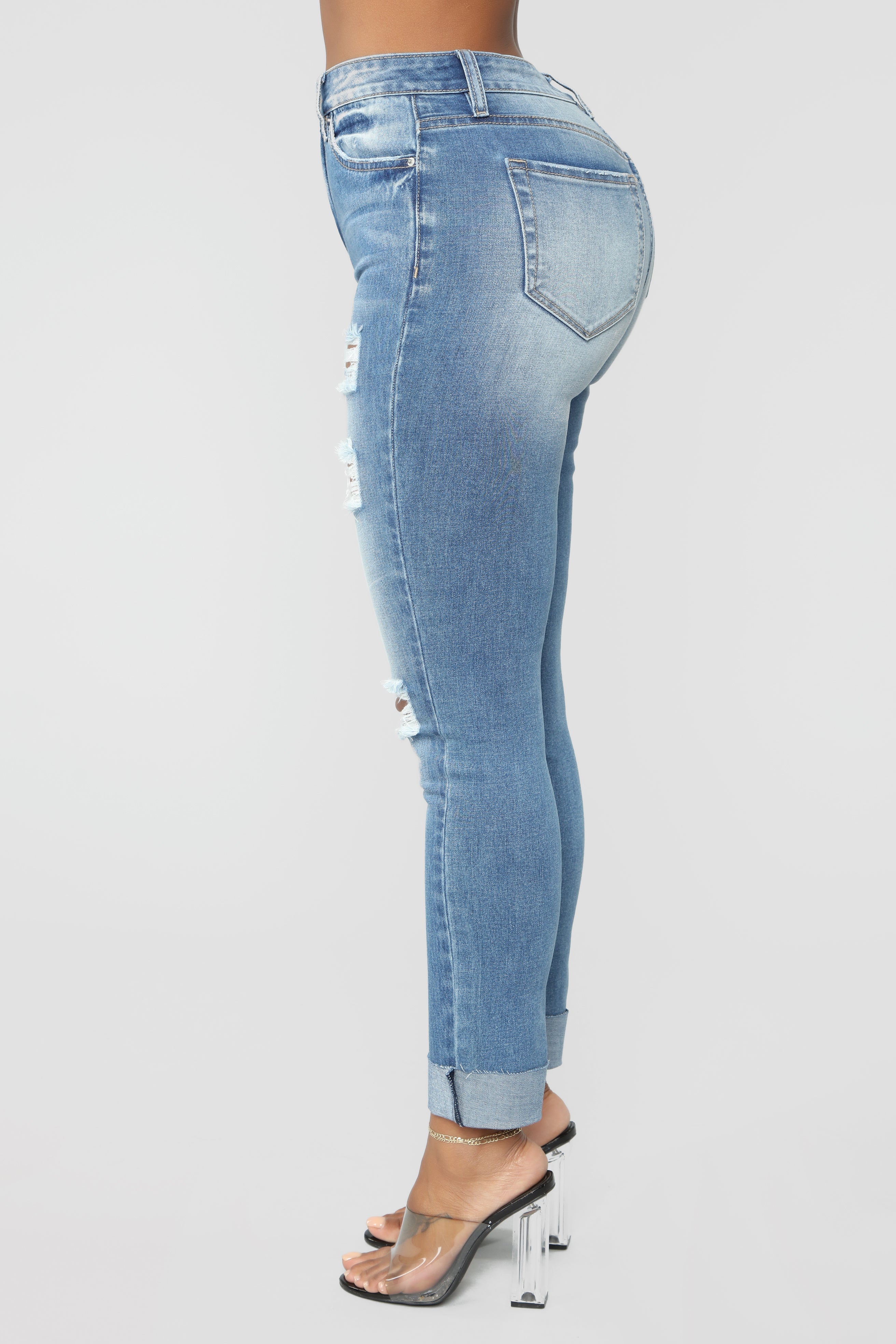 Living The Dream Ankle Jeans - Medium Blue Wash Ins Street