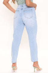 Studio Nights Slim Mom Jeans - Light Blue Wash Ins Street