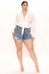 Fiona Cuffed Denim Shorts - Medium Blue Wash Ins Street