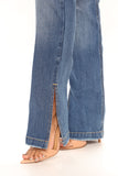 Stay Authentic Stretch Slit Straight Leg Jeans - Medium Blue Wash Ins Street