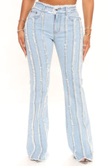 Fray My Way Flare Jeans - Light Blue Wash Ins Street