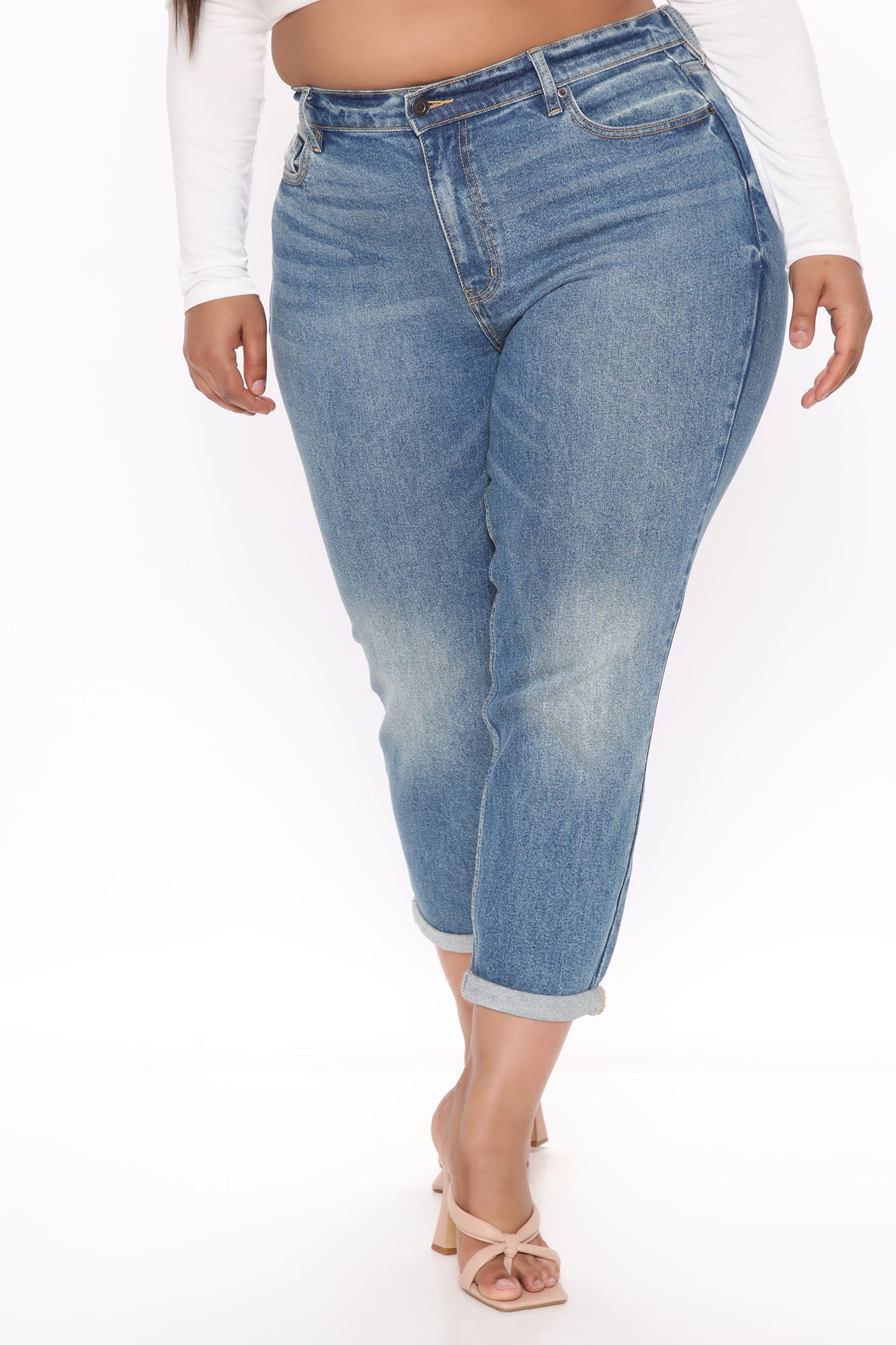 Not Your Ordinary Mom Jeans - Medium Blue Wash Ins Street