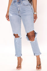 Tabloid Starlet Ripped Mom Jeans - Light Blue Wash Ins Street