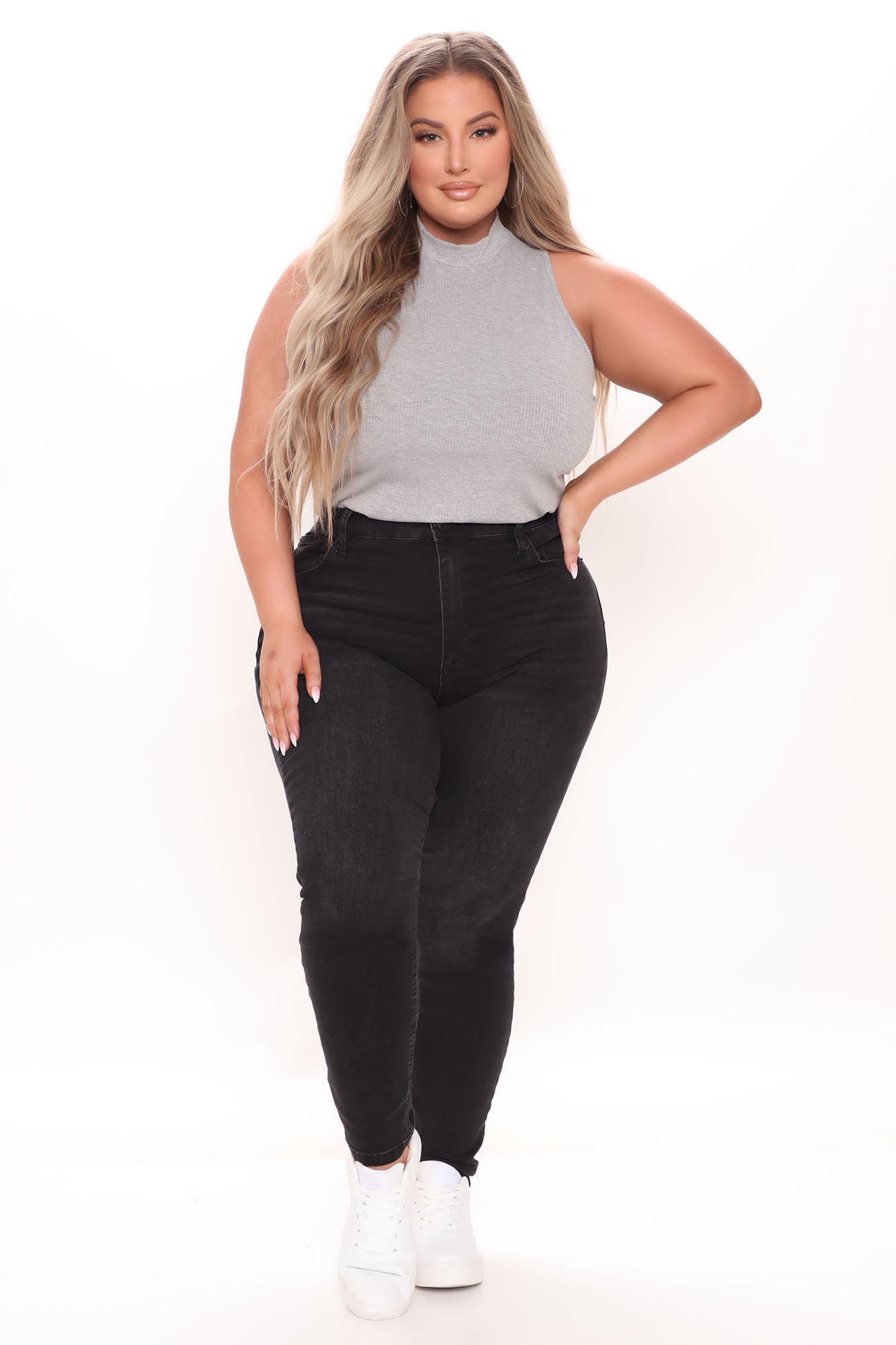Out On The Town Skinny Jeans - Black Ins Street
