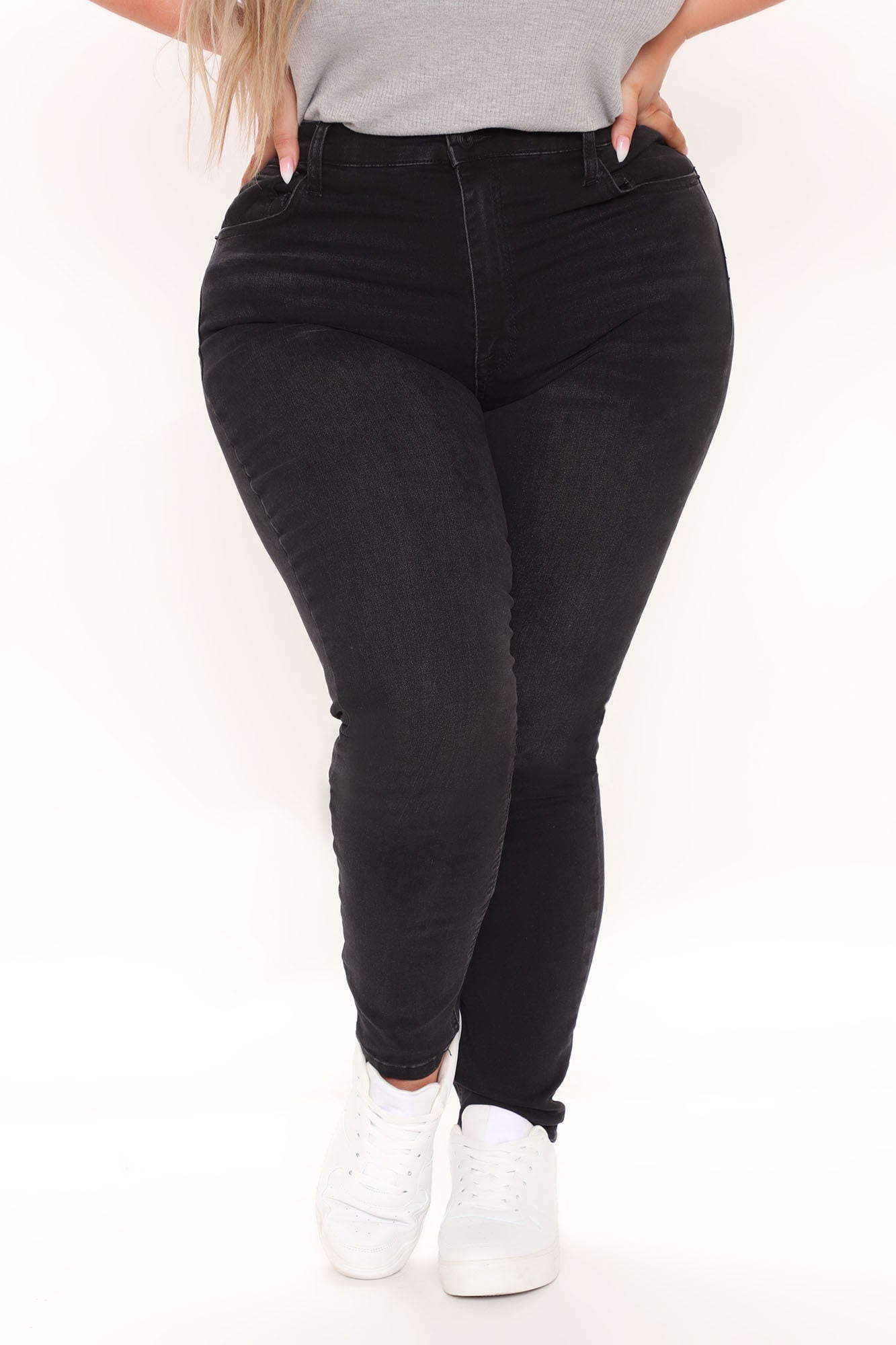 Out On The Town Skinny Jeans - Black Ins Street