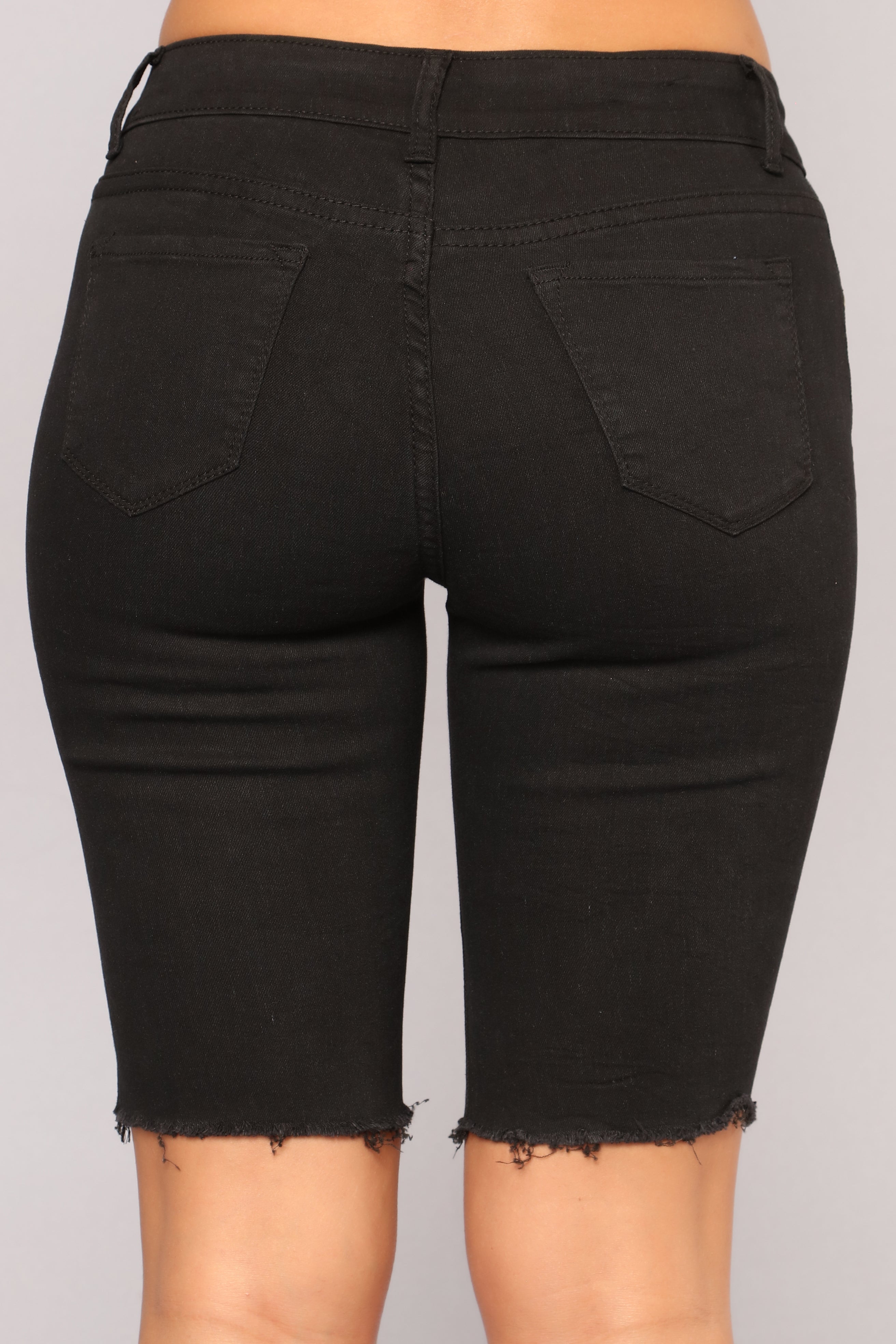 Playing It Cool Denim Bermudas - Black Ins Street