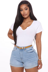 Mariposa Belted Denim Shorts - Light Blue Wash Ins Street