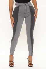 Watch Out For The Colorblock Jeans - Black Ins Street