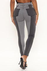 Watch Out For The Colorblock Jeans - Black Ins Street