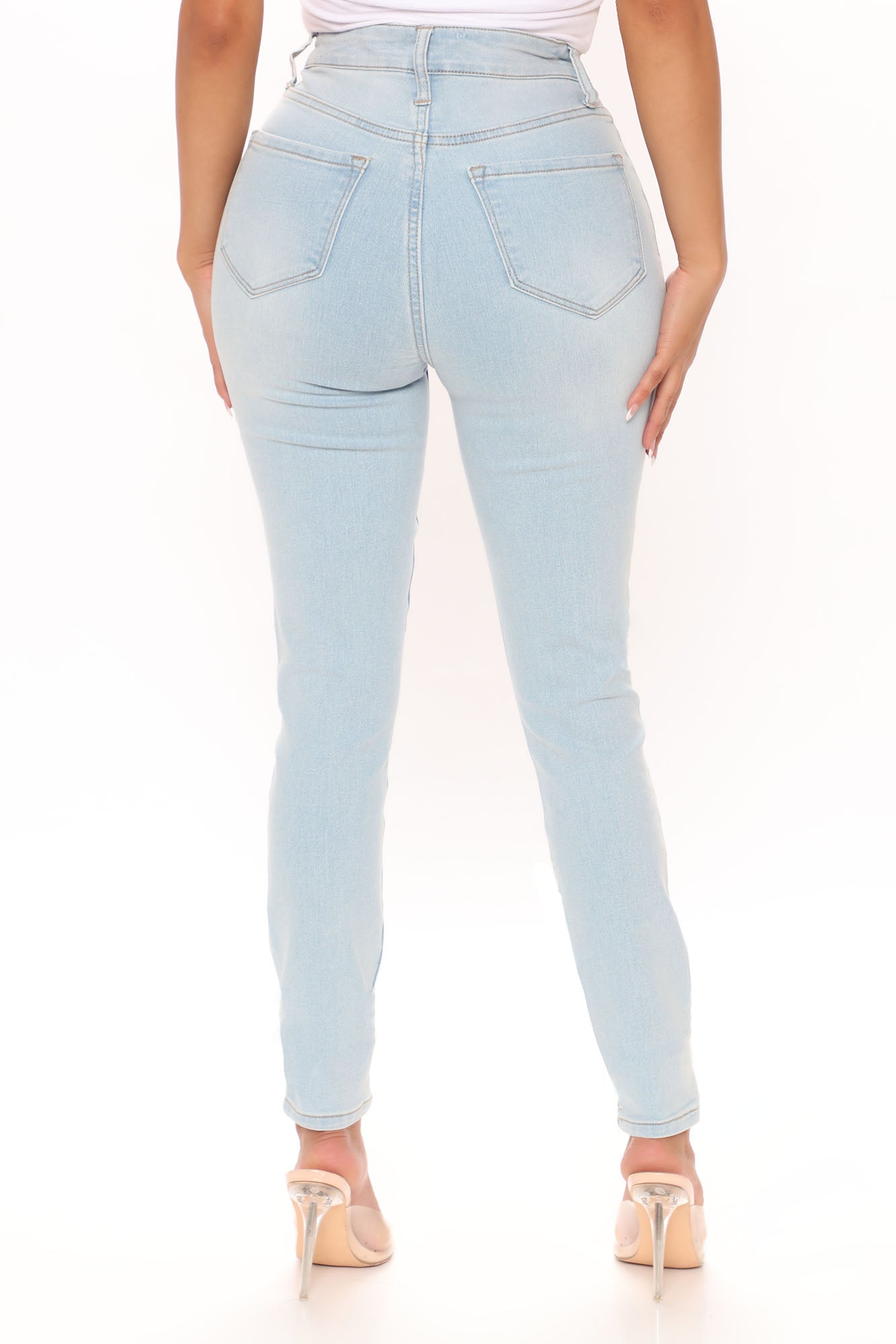 Drivin' To The Ocean Jeans - Light Blue Wash Ins Street