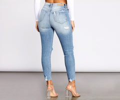 High Rise Destructed Mom Skinny Jeans insstreet