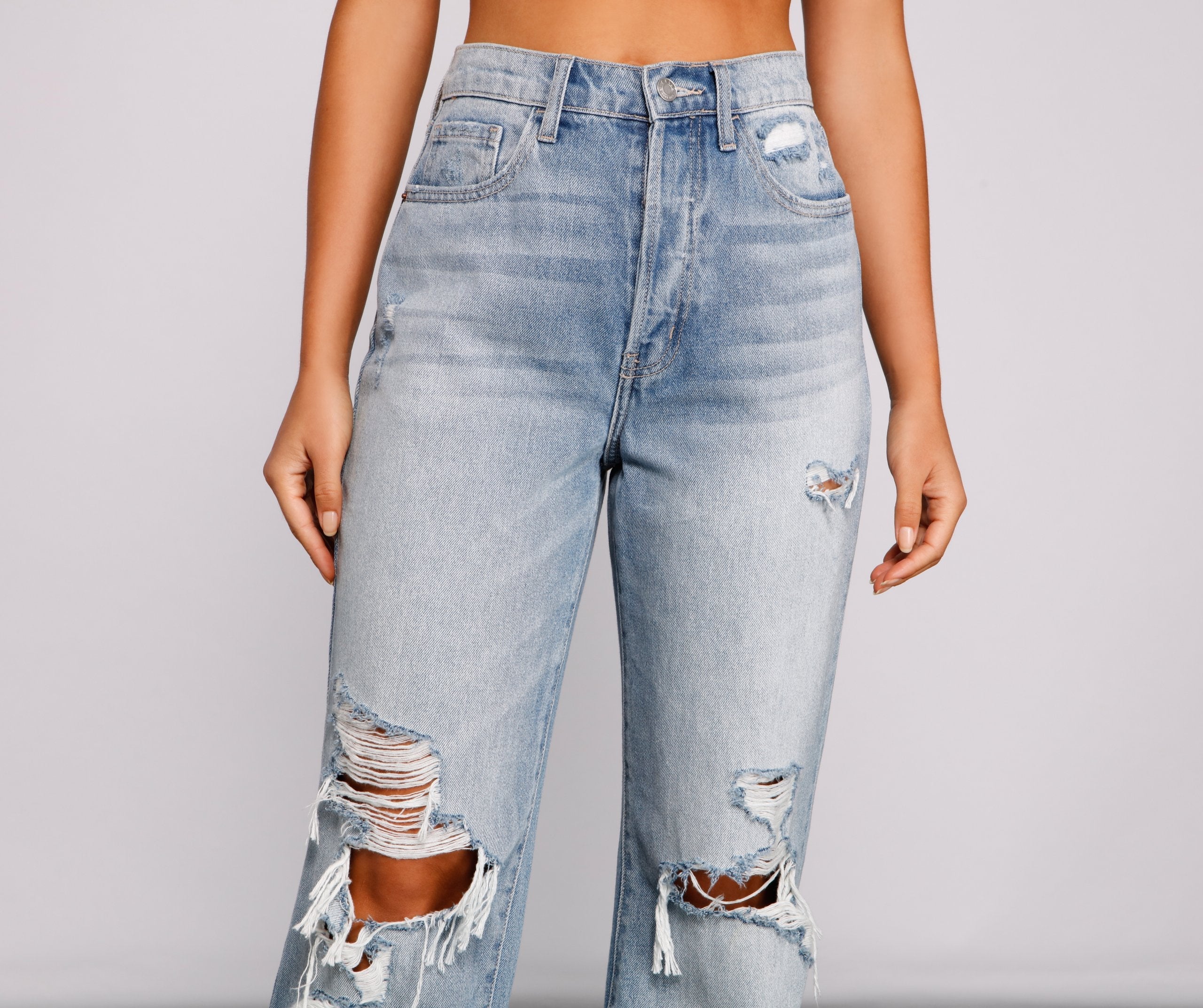 High-Rise Destructed Boyfriend Jeans insstreet