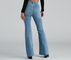 High-Rise Flared Straight-Leg Jeans insstreet