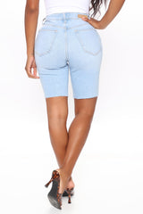 Stay On Track Destroyed Denim Bermudas - Light Blue Wash Ins Street