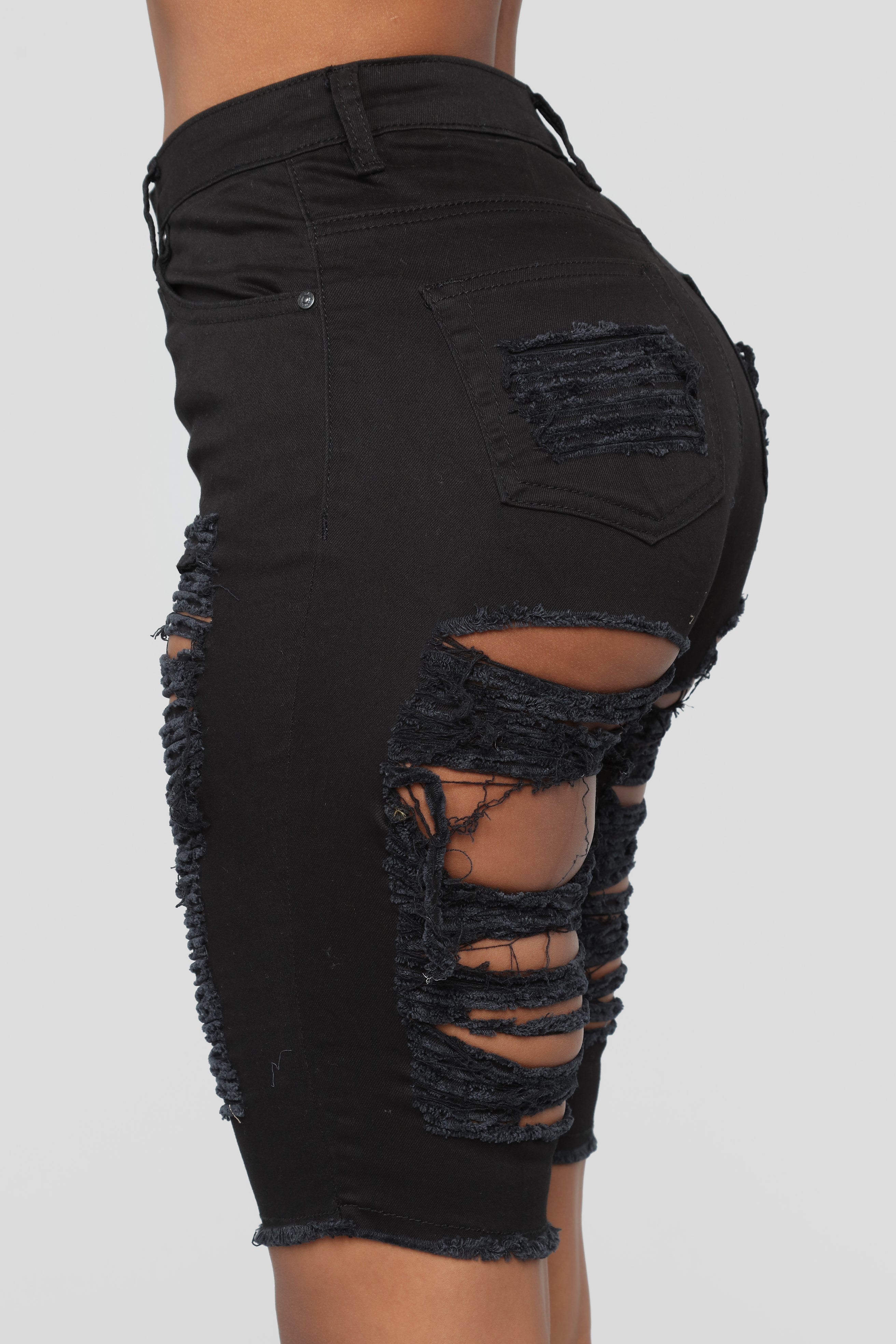 Wave Crasher Bermuda Shorts - Black Ins Street