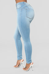Alexa High Rise Skinny Jeans - Light Blue Wash Ins Street