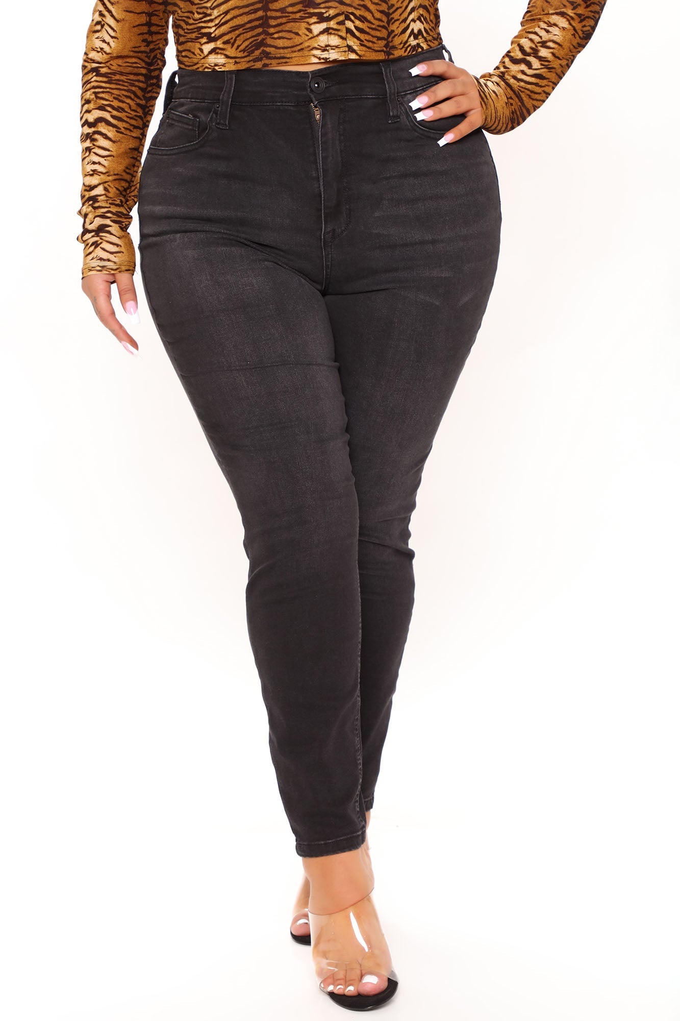 Going Out On The Town Skinny Jeans - Black Ins Street