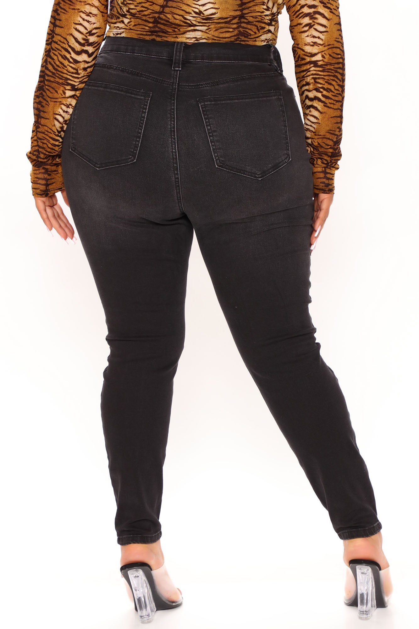 Going Out On The Town Skinny Jeans - Black Ins Street