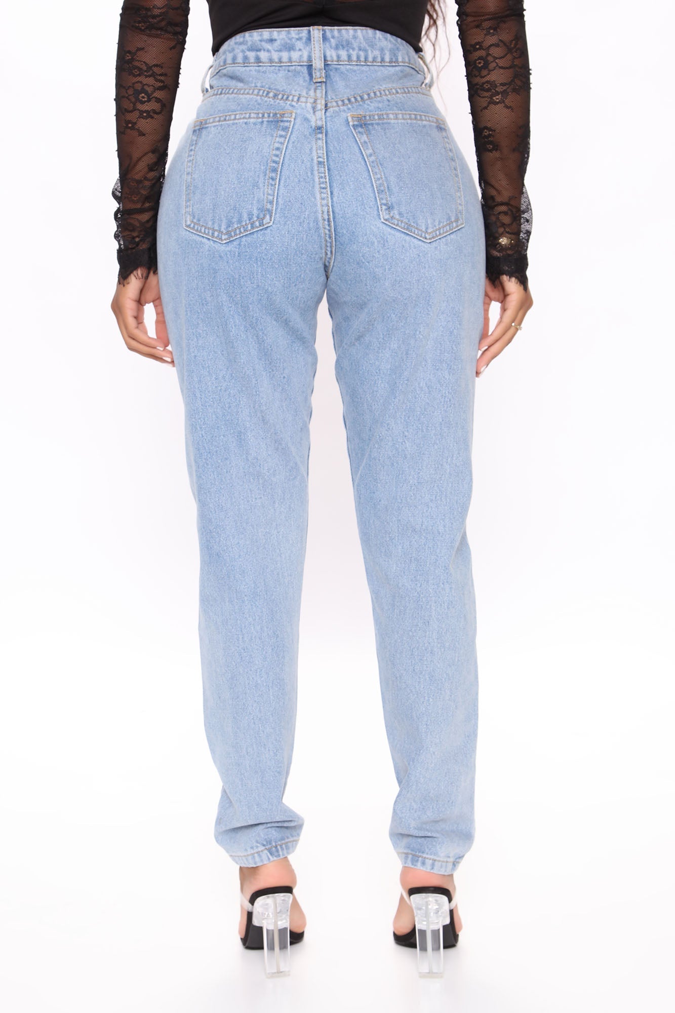 Let's Rewind Mom Jeans - Light Blue Wash Ins Street