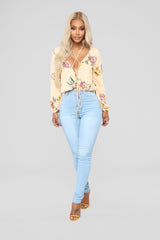 Sedona High Rise Skinny Jean - Light Blue Wash Ins Street
