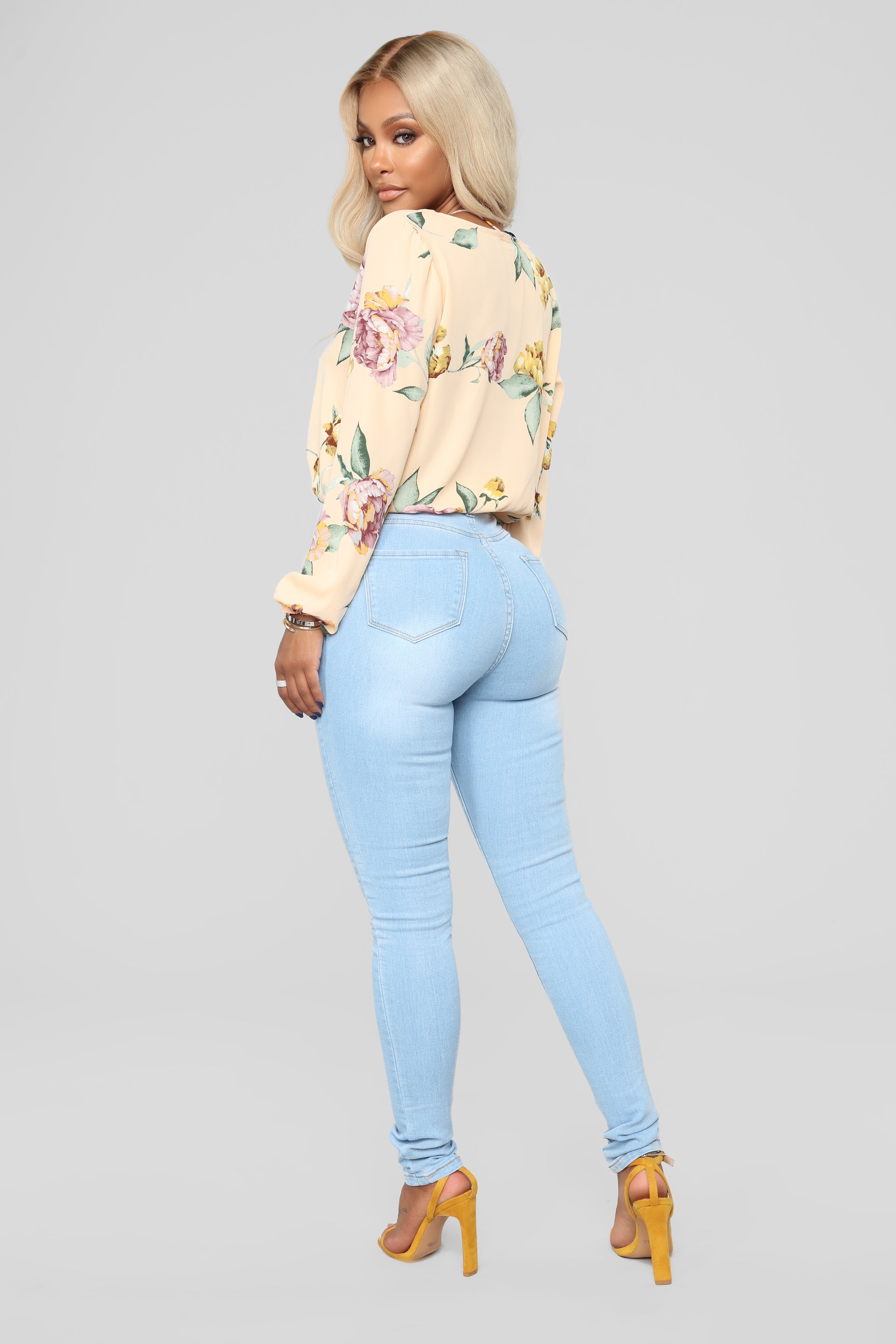 Sedona High Rise Skinny Jean - Light Blue Wash Ins Street
