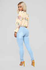 Sedona High Rise Skinny Jean - Light Blue Wash Ins Street