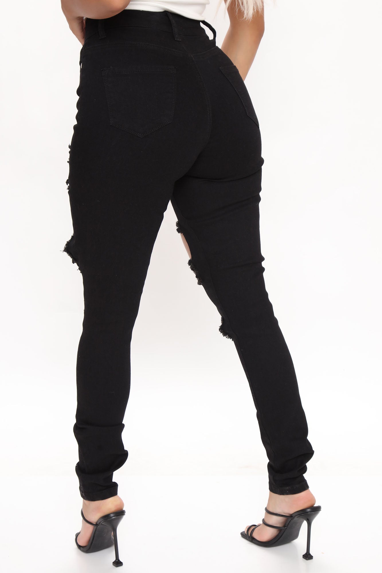 Needing Something Jeans - Black Ins Street