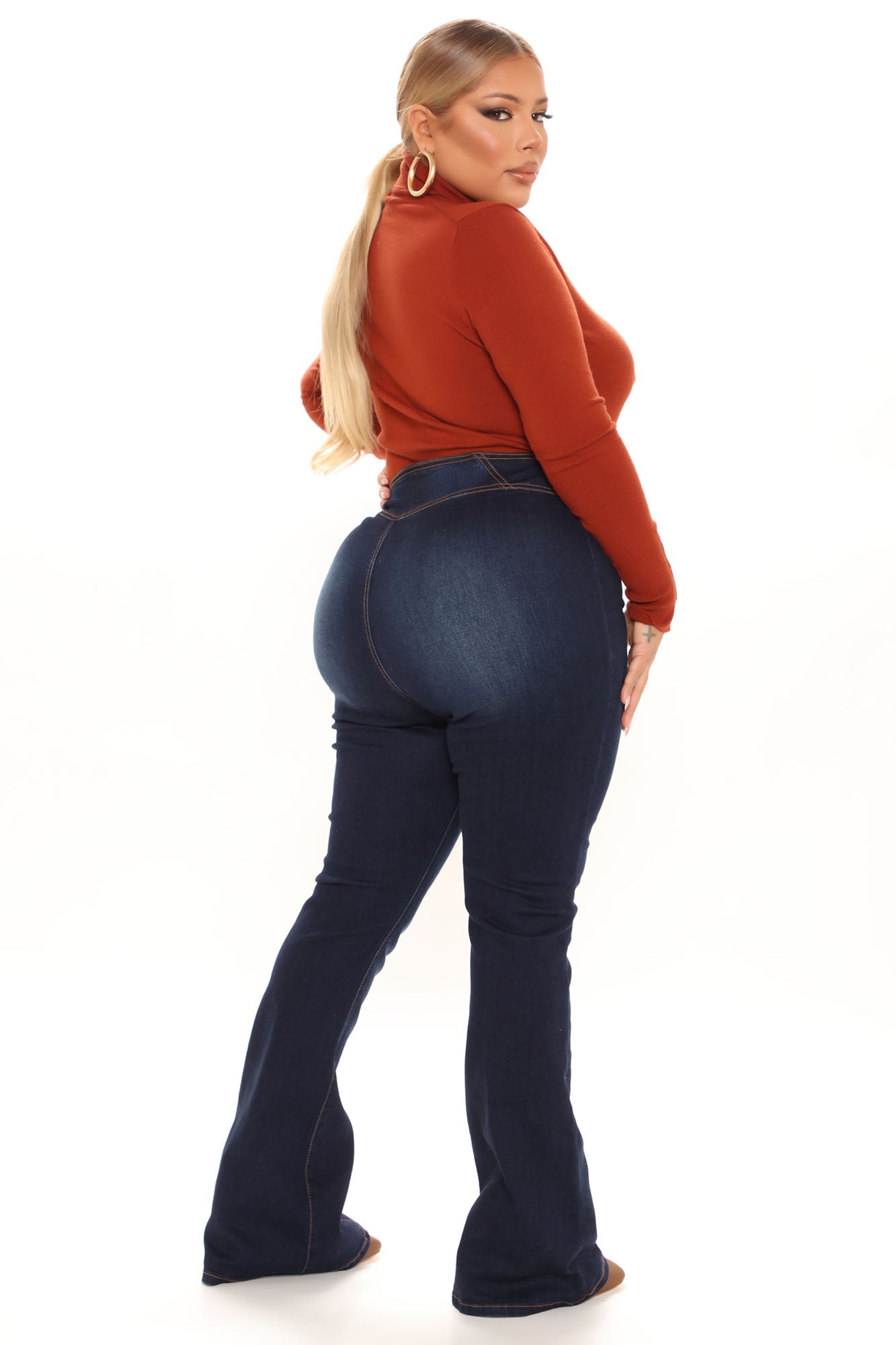 Curvy Body Sculpting Flare Jean - Dark Wash Ins Street