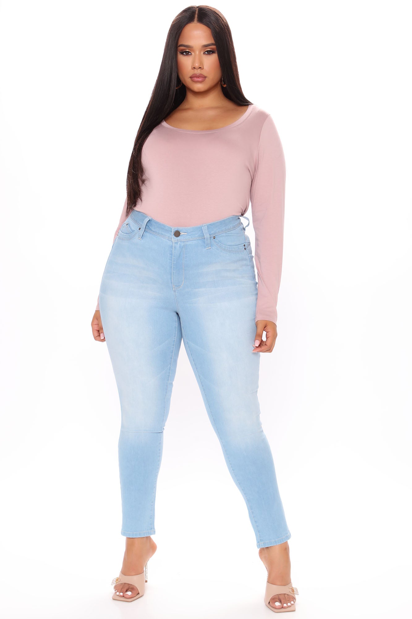 Statuesque Booty Lifting Jeans - Light Blue Wash Ins Street