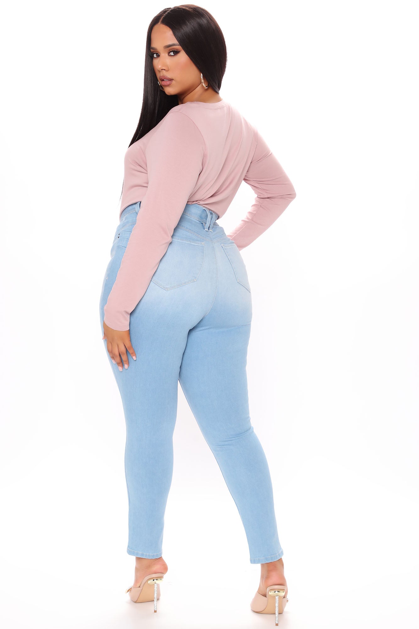 Statuesque Booty Lifting Jeans - Light Blue Wash Ins Street