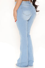 Slimming Flare Jeans - Light Blue Wash Ins Street