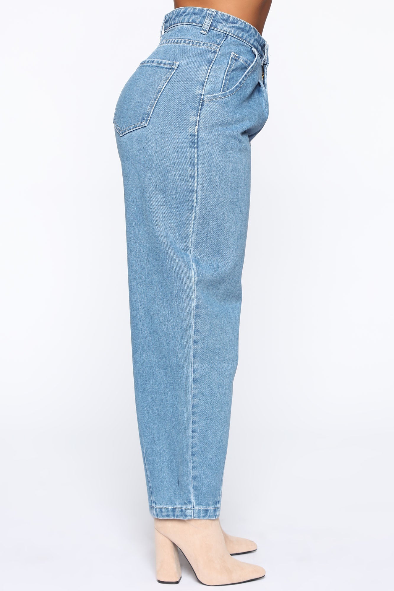 Daydreaming High Rise Mom Jeans - Medium Wash Ins Street