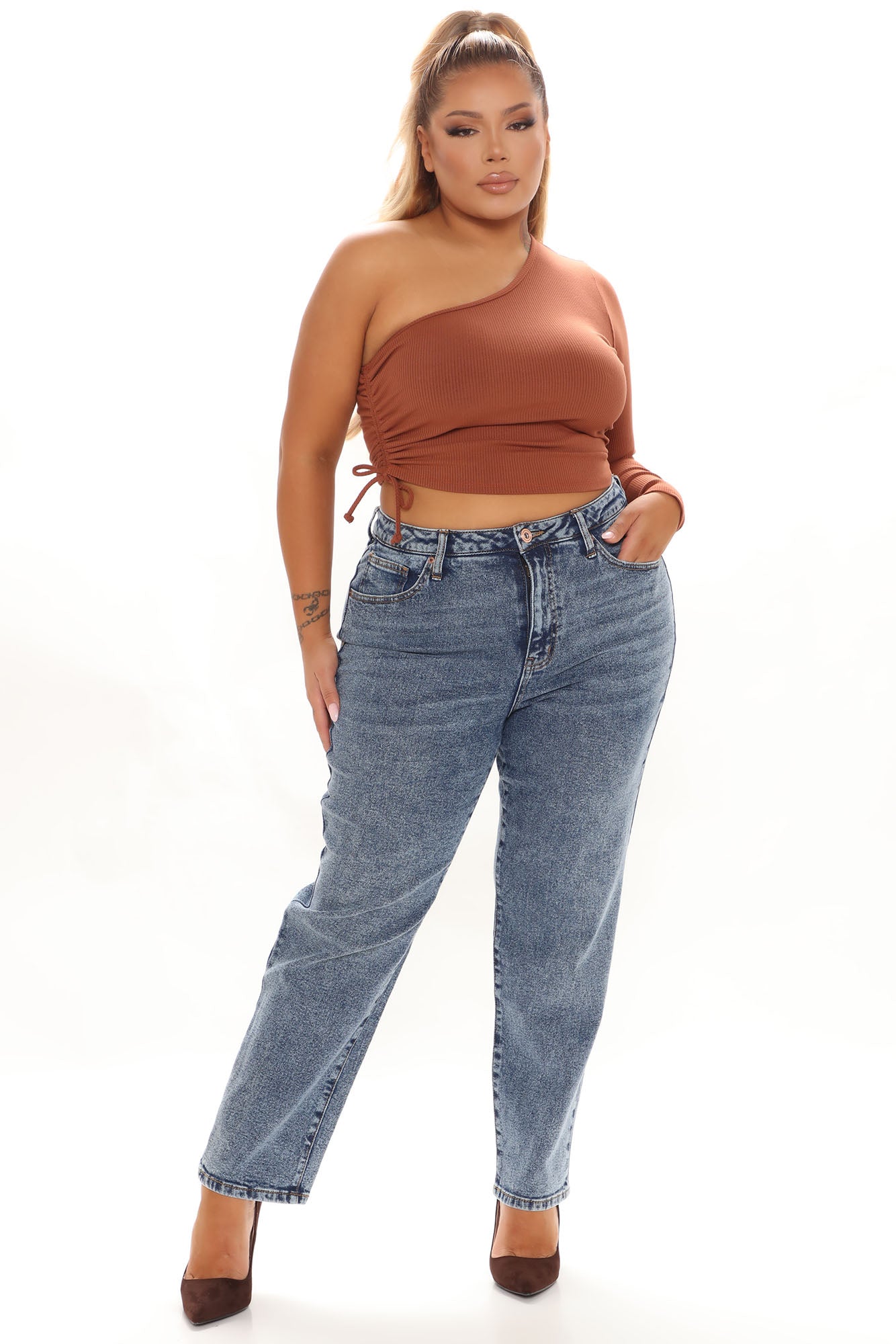 Classic Vintage High Rise Straight Leg Jeans - Medium Blue Wash Ins Street