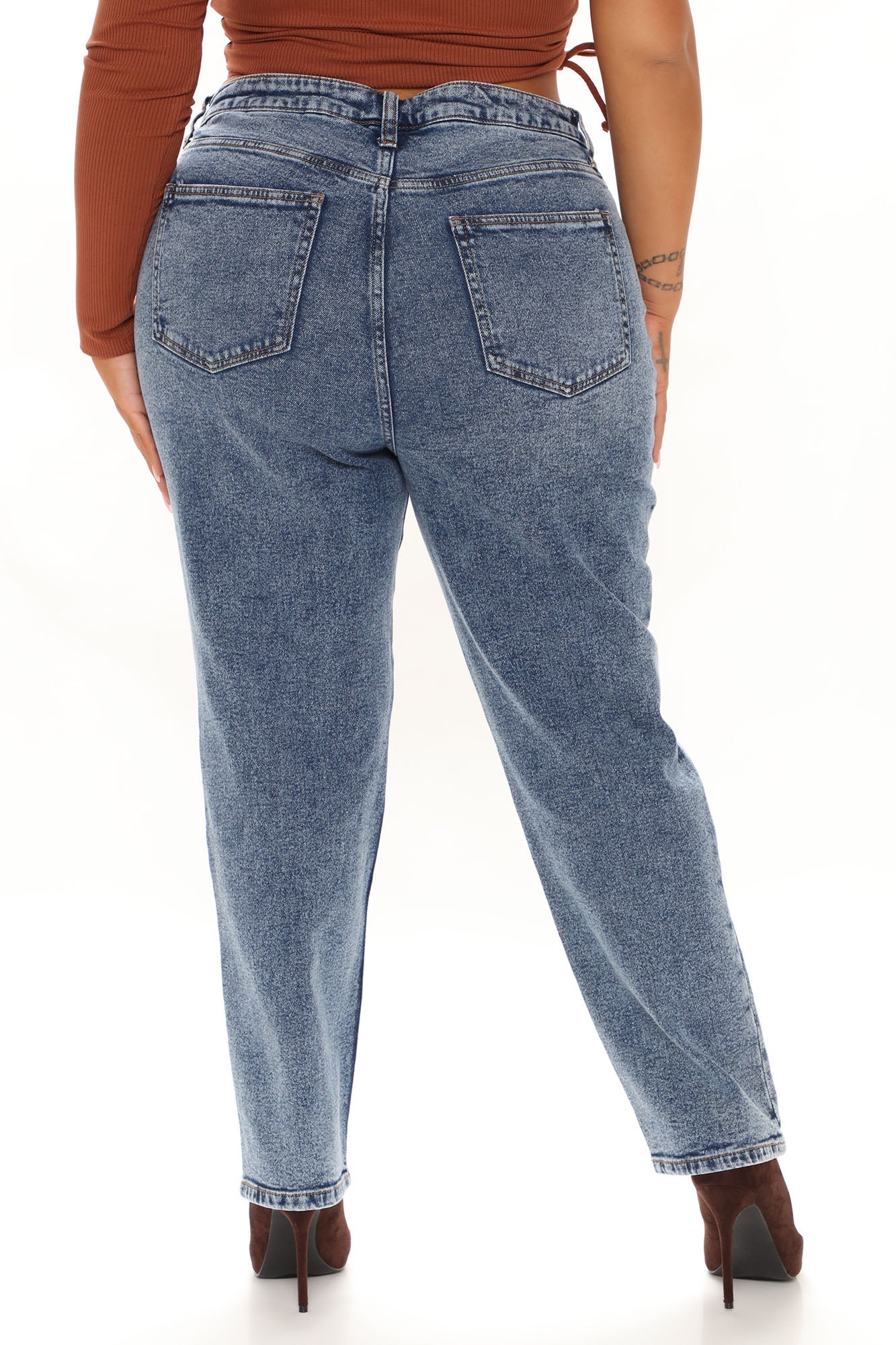 Classic Vintage High Rise Straight Leg Jeans - Medium Blue Wash Ins Street