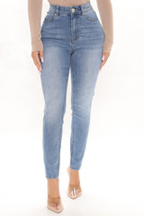 Miley High Rise Ankle Jeans - Light Wash Ins Street