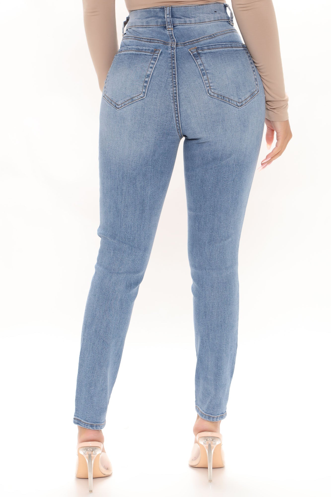 Miley High Rise Ankle Jeans - Light Wash Ins Street