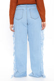 Fray Out My Way Destroyed Boyfriend Jeans - Light Blue Wash Ins Street