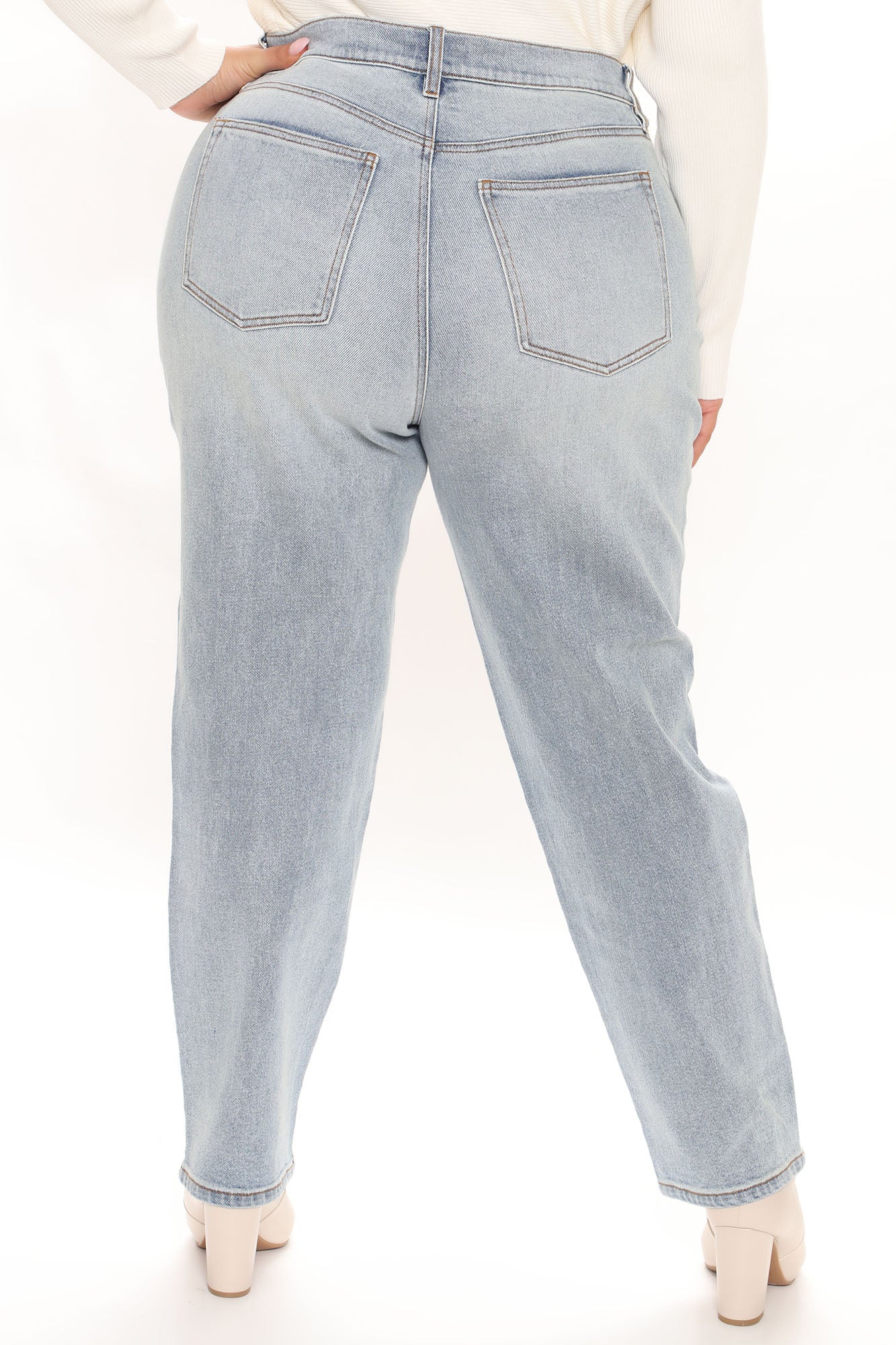 Classic Tapered Mom Jeans - Medium Blue Wash Ins Street