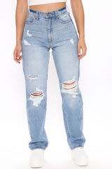 Curvy And I Like It Straight Leg Jeans - Light Blue Wash Ins Street