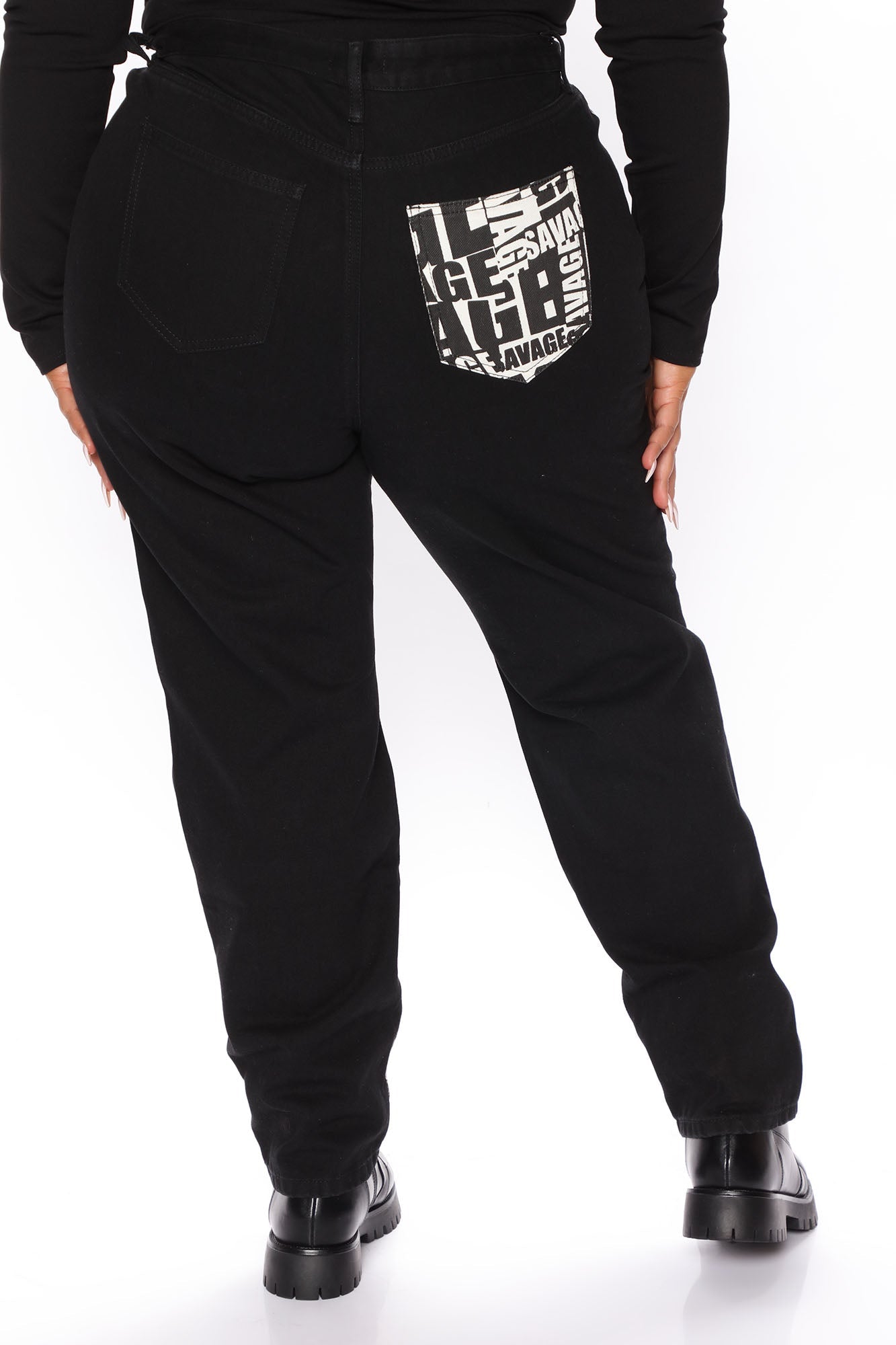 She's A Savage Mom Jeans - Black Ins Street