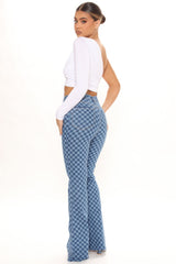The Queens Stretch Flare Jeans - Medium Blue Wash Ins Street