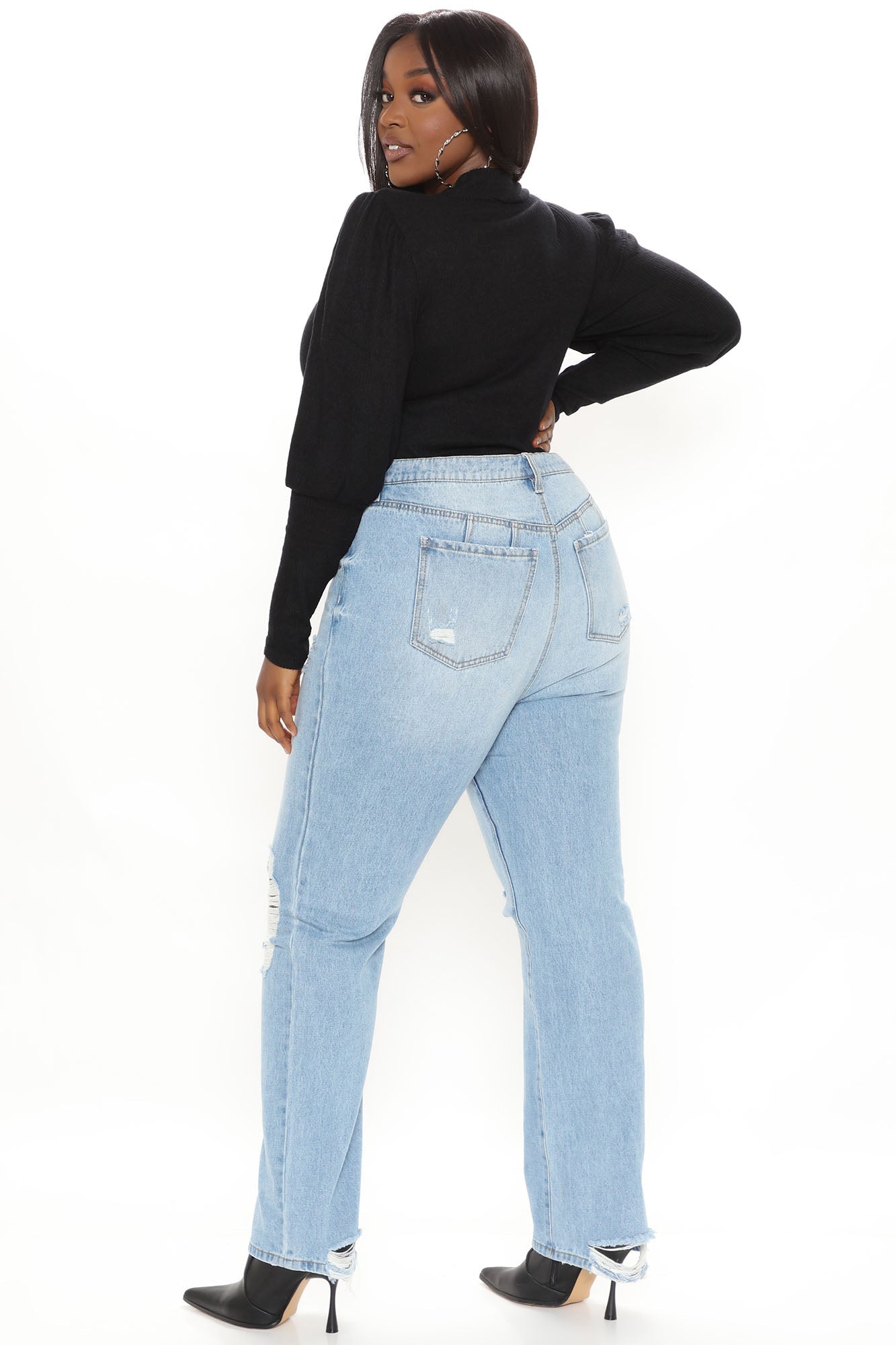 Curvy And I Like It Straight Leg Jeans - Light Blue Wash Ins Street