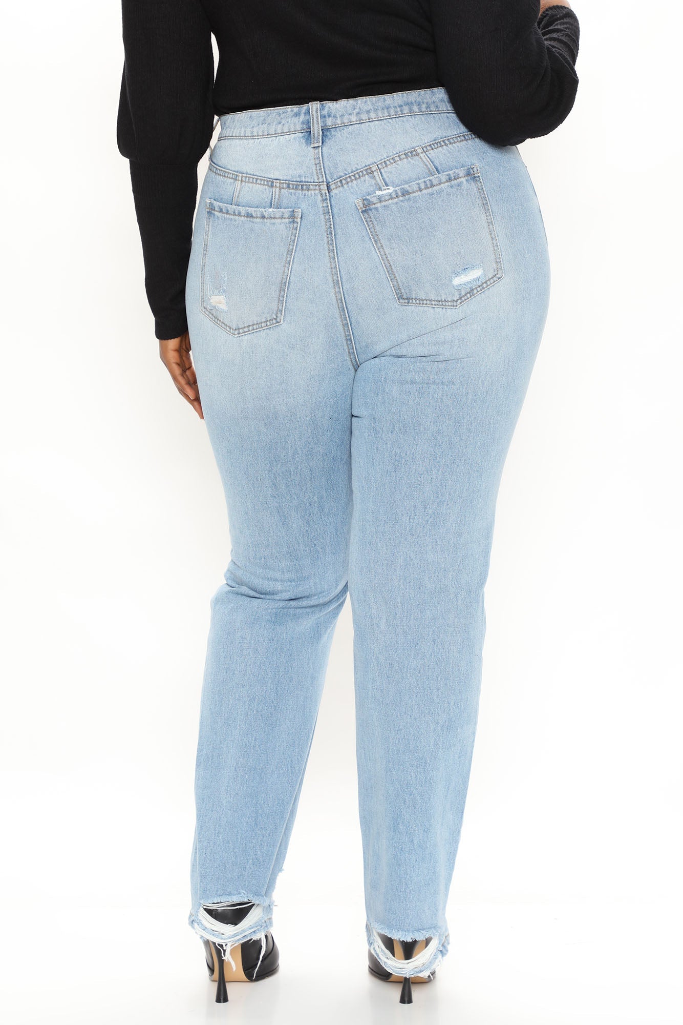 Curvy And I Like It Straight Leg Jeans - Light Blue Wash Ins Street