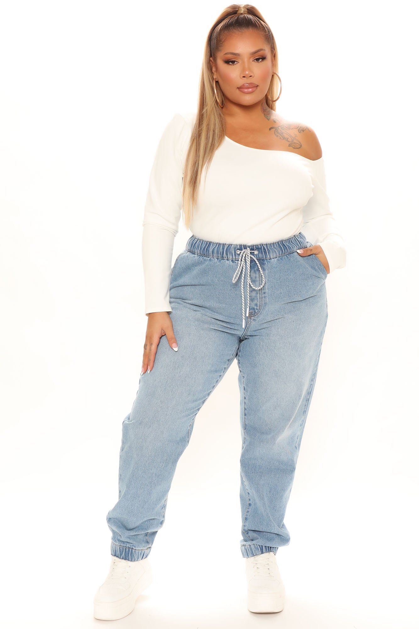 Chill Girl Relaxed Denim Joggers - Light Blue Wash Ins Street