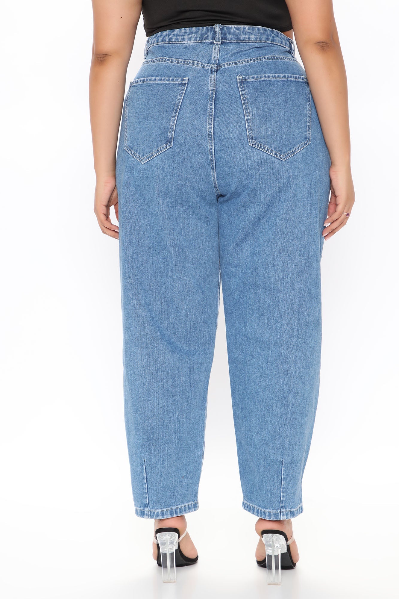 Daydreaming High Rise Mom Jeans - Medium Wash Ins Street