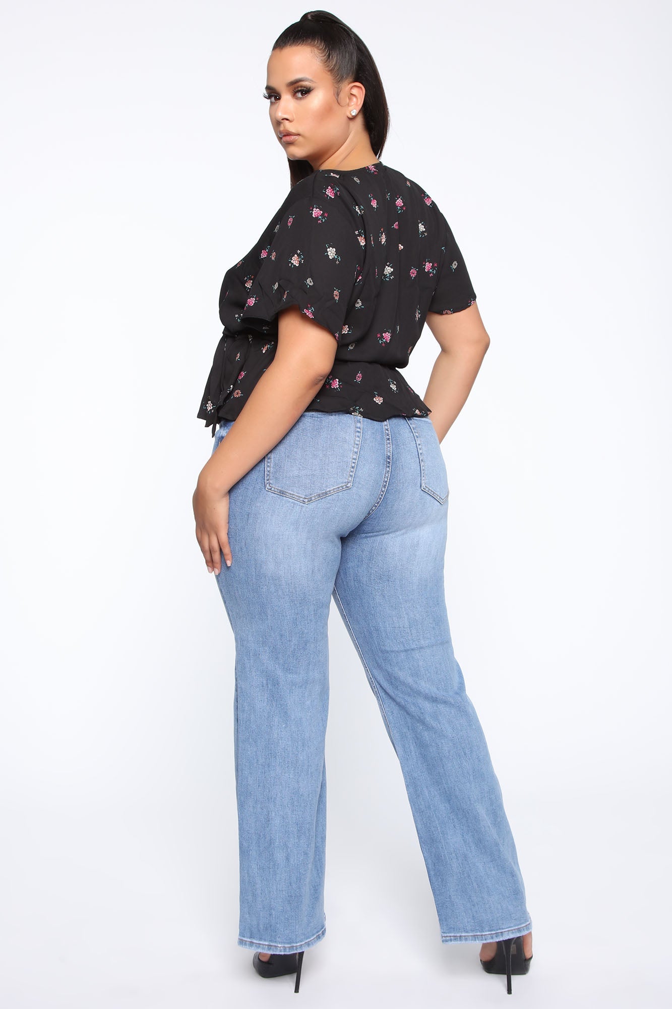Show Me More Flare Jeans - Light Blue Wash Ins Street