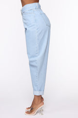 Crystal Clear Belted Balloon Mom Jeans - Light Wash Ins Street