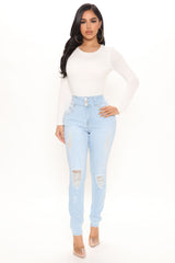 On Edge Ripped Skinny Jeans - Light Blue Wash Ins Street
