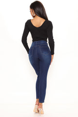 Take A Good Look Skinny Jeans - Dark Wash Ins Street
