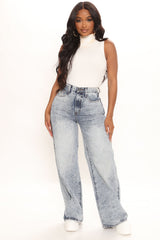 Keep It Cool Straight Leg Jeans - Light Blue Wash Ins Street